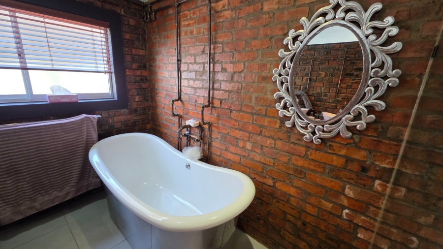 3 Bedroom Property for Sale in Reebok Western Cape